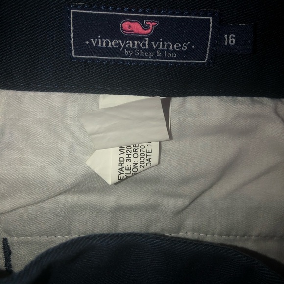 Vineyard vines boys Fish Embroidered Chino Shorts - Picture 3 of 3